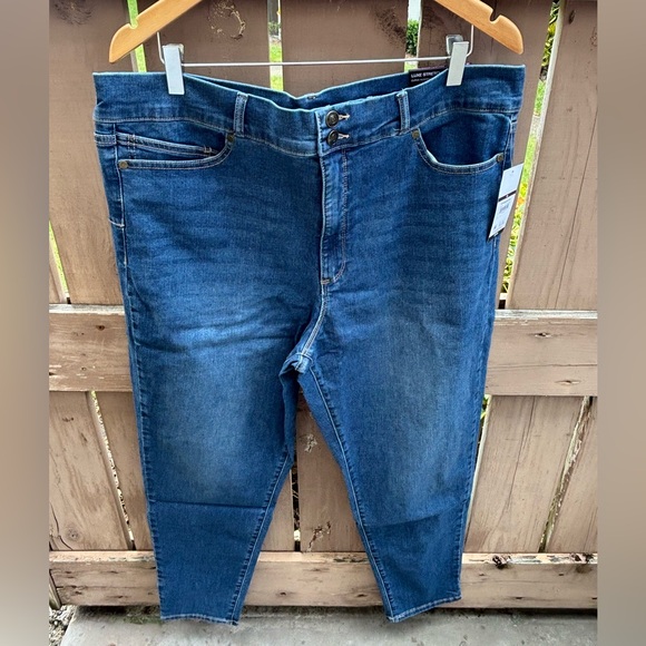 🎉NWT🎉 Sofia by Sofia Vergara Dark Blue Skinny Jeans - Picture 1 of 13
